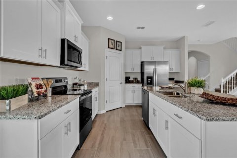 House in Winter Garden, Florida 4 bedrooms, 231.23 sq.m. № 1805661 - photo 30