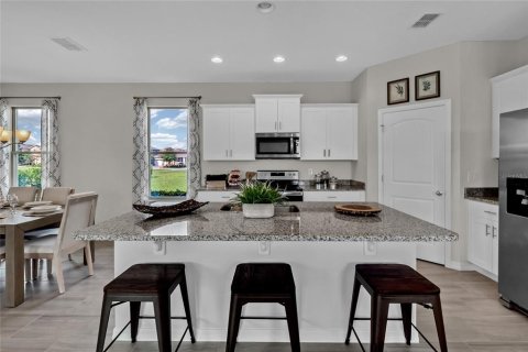 House in Winter Garden, Florida 4 bedrooms, 231.23 sq.m. № 1805661 - photo 26