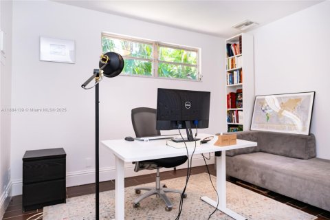 Casa en alquiler en Fort Lauderdale, Florida, 4 dormitorios, 201.6 m2 № 1942354 - foto 22