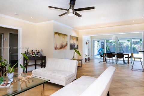Casa en alquiler en Fort Lauderdale, Florida, 4 dormitorios, 201.6 m2 № 1942354 - foto 6
