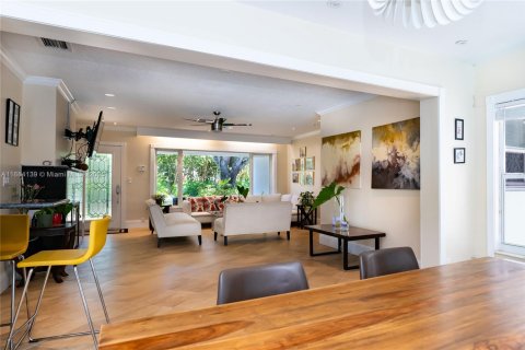 Casa en alquiler en Fort Lauderdale, Florida, 4 dormitorios, 201.6 m2 № 1942354 - foto 8