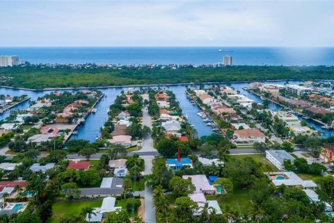 Casa en alquiler en Fort Lauderdale, Florida, 4 dormitorios, 201.6 m2 № 1942354 - foto 2