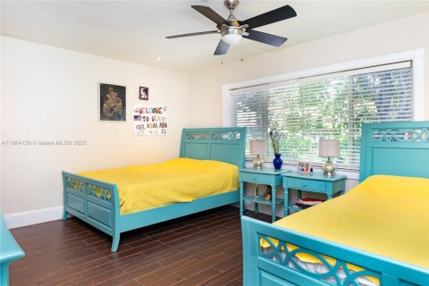 Casa en alquiler en Fort Lauderdale, Florida, 4 dormitorios, 201.6 m2 № 1942354 - foto 13