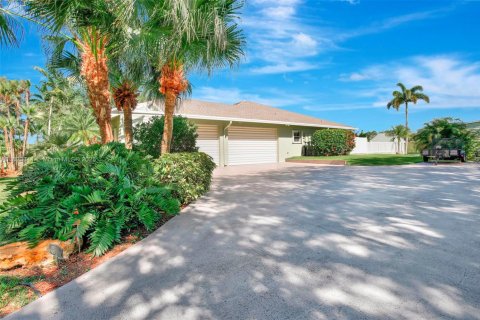 House in Pembroke Pines, Florida 3 bedrooms, 237.37 sq.m. № 1790961 - photo 5