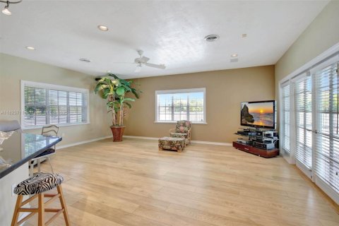 House in Pembroke Pines, Florida 3 bedrooms, 237.37 sq.m. № 1790961 - photo 23