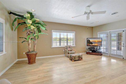 House in Pembroke Pines, Florida 3 bedrooms, 237.37 sq.m. № 1790961 - photo 24