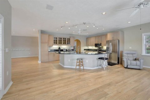 House in Pembroke Pines, Florida 3 bedrooms, 237.37 sq.m. № 1790961 - photo 26