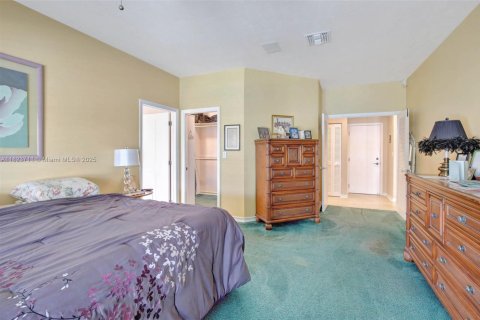 House in Pembroke Pines, Florida 3 bedrooms, 237.37 sq.m. № 1790961 - photo 29