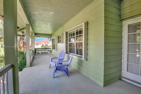 House in Pembroke Pines, Florida 3 bedrooms, 237.37 sq.m. № 1790961 - photo 13
