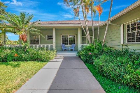 House in Pembroke Pines, Florida 3 bedrooms, 237.37 sq.m. № 1790961 - photo 12