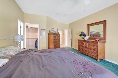 House in Pembroke Pines, Florida 3 bedrooms, 237.37 sq.m. № 1790961 - photo 30