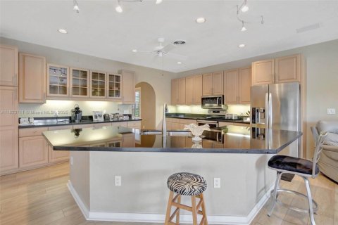 House in Pembroke Pines, Florida 3 bedrooms, 237.37 sq.m. № 1790961 - photo 27