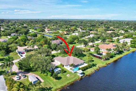 House in Pembroke Pines, Florida 3 bedrooms, 237.37 sq.m. № 1790961 - photo 10