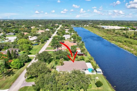 House in Pembroke Pines, Florida 3 bedrooms, 237.37 sq.m. № 1790961 - photo 11