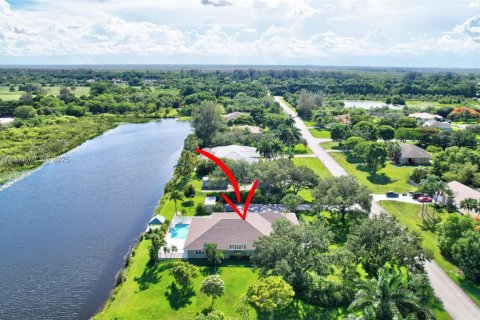 House in Pembroke Pines, Florida 3 bedrooms, 237.37 sq.m. № 1790961 - photo 7