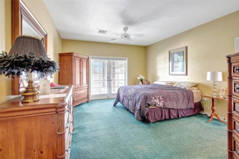 House in Pembroke Pines, Florida 3 bedrooms, 237.37 sq.m. № 1790961 - photo 28