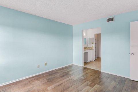 Condominio en venta en Largo, Florida, 2 dormitorios, 81.75 m2 № 1884956 - foto 17