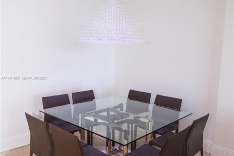 Купить кондоминиум в Бэл-Харбор, Флорида 2 спальни, 98.1м2, № 2052517 - фото 14