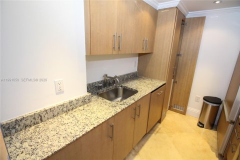 Купить кондоминиум в Бэл-Харбор, Флорида 2 спальни, 98.1м2, № 2052517 - фото 27