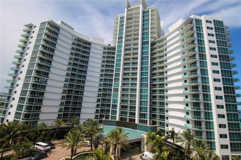 Купить кондоминиум в Бэл-Харбор, Флорида 2 спальни, 98.1м2, № 2052517 - фото 18