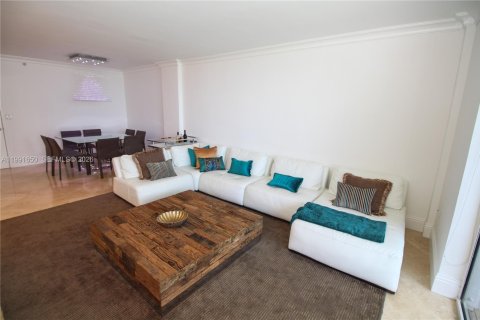 Купить кондоминиум в Бэл-Харбор, Флорида 2 спальни, 98.1м2, № 2052517 - фото 8