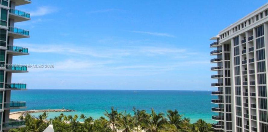 Кондоминиум с 2 спальнями в Бэл-Харбор, Флорида № 2052517