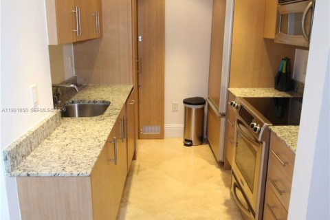 Купить кондоминиум в Бэл-Харбор, Флорида 2 спальни, 98.1м2, № 2052517 - фото 29