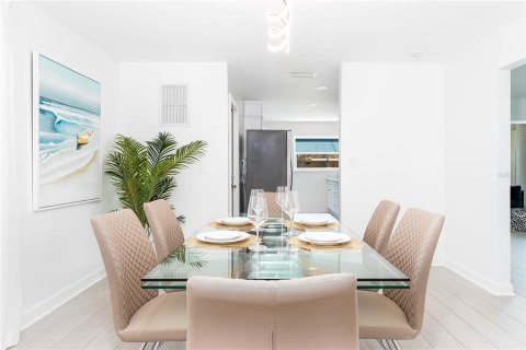 House in Cape Canaveral, Florida 3 bedrooms, 140.75 sq.m. № 1137747 - photo 10