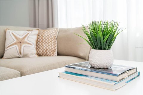 House in Cape Canaveral, Florida 3 bedrooms, 140.75 sq.m. № 1137747 - photo 25