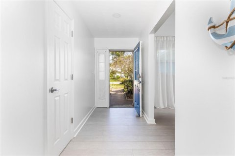 House in Cape Canaveral, Florida 3 bedrooms, 140.75 sq.m. № 1137747 - photo 17