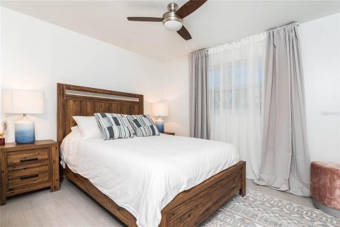 House in Cape Canaveral, Florida 3 bedrooms, 140.75 sq.m. № 1137747 - photo 11