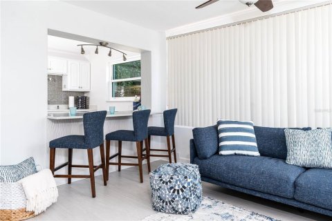 House in Cape Canaveral, Florida 3 bedrooms, 140.75 sq.m. № 1137747 - photo 19