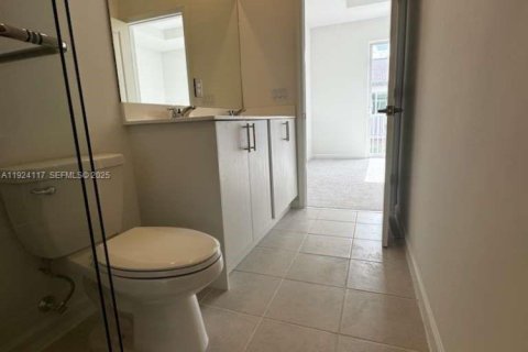 Снять в аренду таунхаус в Хомстед, Флорида 4 спальни, 162.21м2, № 1983969 - фото 20