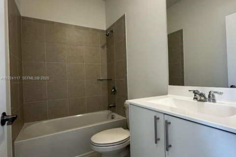 Снять в аренду таунхаус в Хомстед, Флорида 4 спальни, 162.21м2, № 1983969 - фото 27