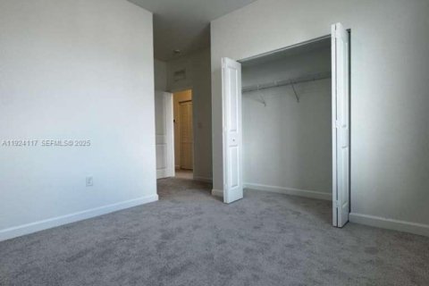 Снять в аренду таунхаус в Хомстед, Флорида 4 спальни, 162.21м2, № 1983969 - фото 29