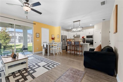 Villa ou maison à vendre à Kissimmee, Floride: 4 chambres, 168.25 m2 № 2314660 - photo 7