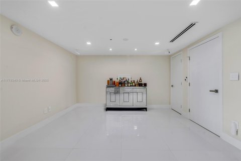 Condo in Sunny Isles Beach, Florida, 2 bedrooms  № 1623567 - photo 8