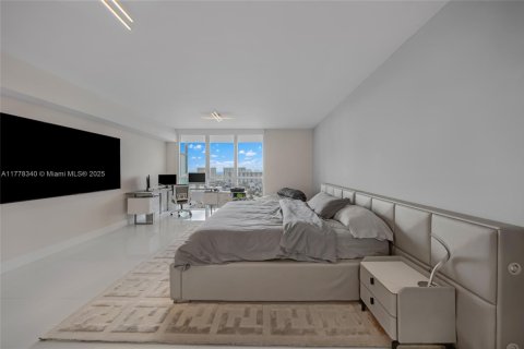 Condo in Sunny Isles Beach, Florida, 2 bedrooms  № 1623567 - photo 19