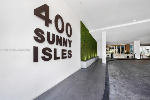 Condo in Sunny Isles Beach, Florida, 2 bedrooms  № 1623567 - photo 29