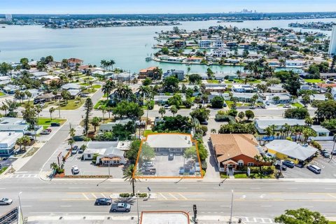 Immobilier commercial à vendre à Saint Pete Beach, Floride: 206.24 m2 № 2130021 - photo 2