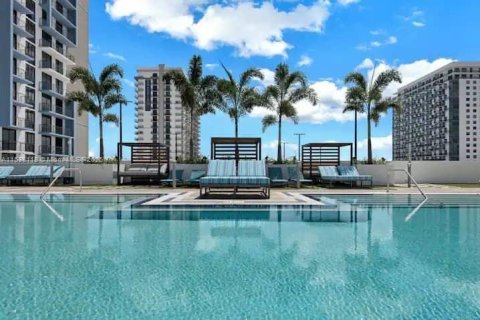 Купить кондоминиум в Дорал, Флорида 3 спальни, 128.11м2, № 1024192 - фото 2