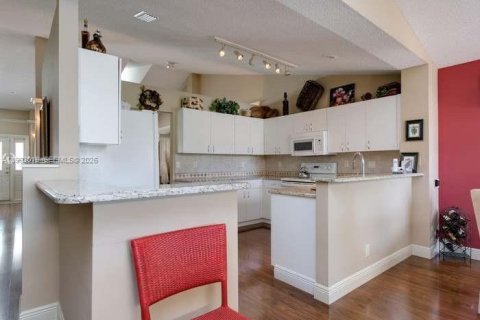 Villa ou maison à louer à Parkland, Floride: 3 chambres, 171.13 m2 № 2086265 - photo 6