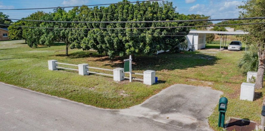 Terreno en Lake Worth, Florida № 855481