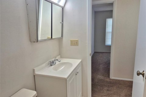Condominio en alquiler en Palm Harbor, Florida, 2 dormitorios, 83.61 m2 № 2275714 - foto 19