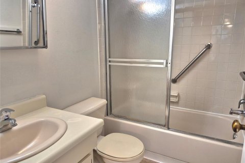 Condominio en alquiler en Palm Harbor, Florida, 2 dormitorios, 83.61 m2 № 2275714 - foto 14