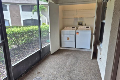 Condominio en alquiler en Palm Harbor, Florida, 2 dormitorios, 83.61 m2 № 2275714 - foto 20