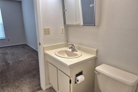 Condominio en alquiler en Palm Harbor, Florida, 2 dormitorios, 83.61 m2 № 2275714 - foto 15