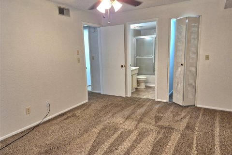 Condominio en alquiler en Palm Harbor, Florida, 2 dormitorios, 83.61 m2 № 2275714 - foto 11