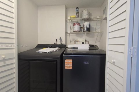 Copropriété à louer à Miami, Floride: 3 chambres, 117.61 m2 № 2008410 - photo 16