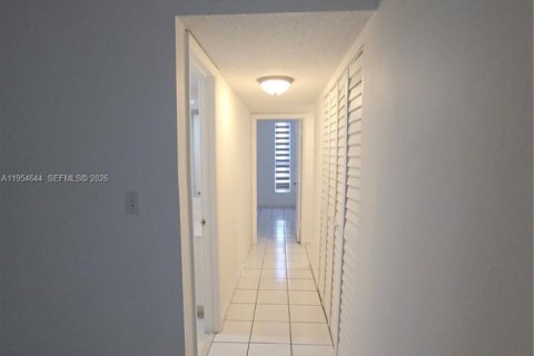 Copropriété à louer à Miami, Floride: 3 chambres, 117.61 m2 № 2008410 - photo 7